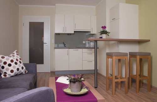 Aufham Apartment | Ferienwohnung 8 "Chiemsee", Nichtraucher, 2 Schlafzimmer, Sat-TV, 4 Sterne, max. 6 Personen