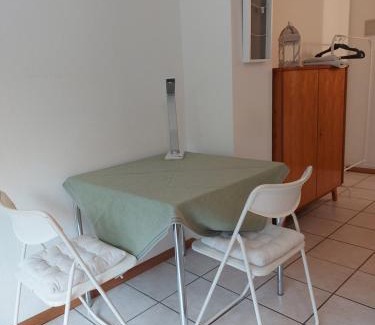 Untermunstertal Apartment | Ferienwohnung am Bächle