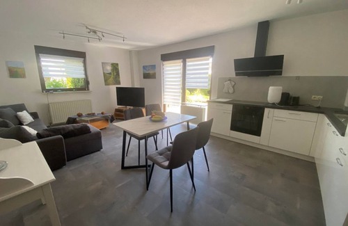 Langenlonsheim Apartment | Ferienwohnung am Weinberg - Holiday apartment with terrace in the garden