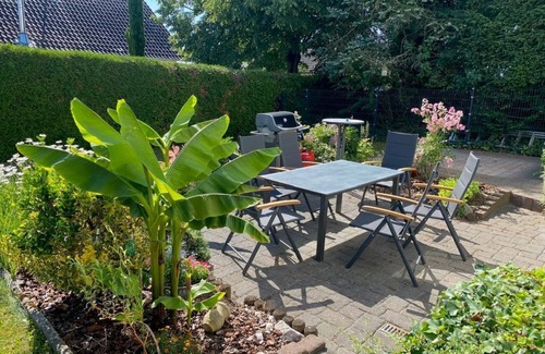 Langenlonsheim Apartment | Ferienwohnung am Weinberg - Holiday apartment with terrace in the garden
