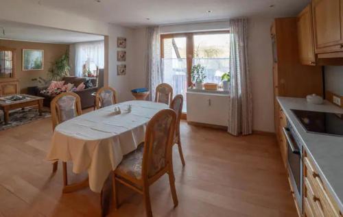 Neuenheerse Apartment | Ferienwohnung Am Waldrand