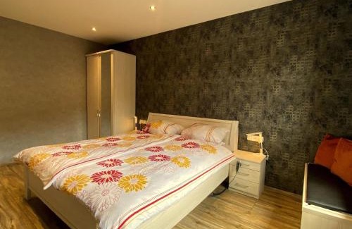 Kommerscheidt Apartment | Ferienwohnung Am Weiher Wohnung 5 Für 2 Personen