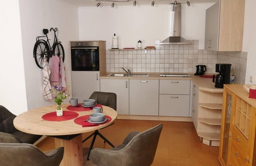 Langenlonsheim Apartment | Ferienwohnung an den Weingärten - Holiday apartment with 2 bedrooms and terrace