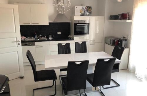Bahlingen Apartment | Ferienwohnung Anemone