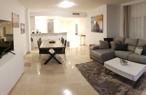 Buenas Noches Apartment | Ferienwohnung/app. für 5 Gäste mit 220m² in Estepona