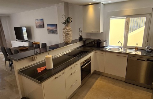 Buenas Noches Apartment | Ferienwohnung/app. für 5 Gäste mit 220m² in Estepona