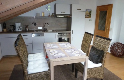 Hopferau Apartment | Ferienwohnung Bergpanorama - Hopfenseeblick, 2 Schlafräume, Balkon, I. Stock