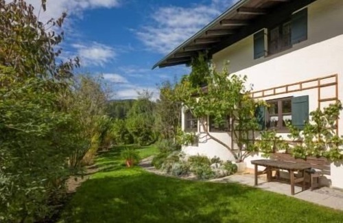 Kiefersfelden Apartment | Ferienwohnung bis 4 Personen (50 qm)