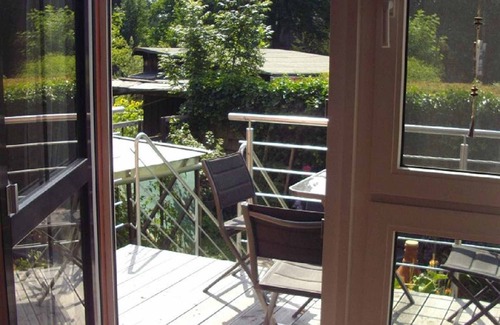 Kirchenlamitz Apartment | Ferienwohnung Blütentraum