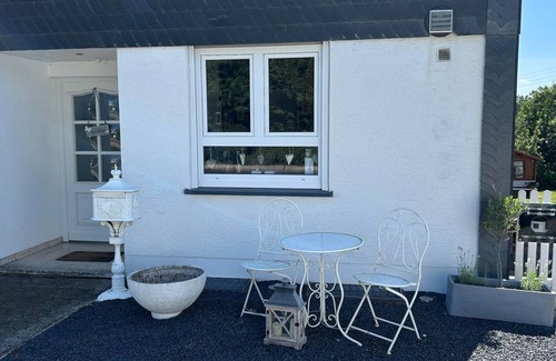 Hueckeswagen Apartment | Ferienwohnung Brunsbachtal - apartment/apartment, shower, WC, 1 bedroom