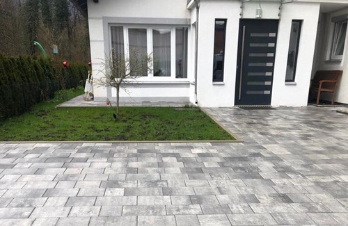 Pidingerau Apartment | Ferienwohnung Bullaku