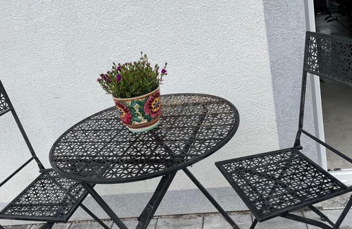 Pidingerau Apartment | Ferienwohnung Bullaku