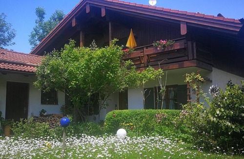 Schraden Apartment | Ferienwohnung Burgenblick - Apartment Burgenblick with balcony