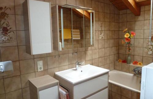 Schraden Apartment | Ferienwohnung Burgenblick