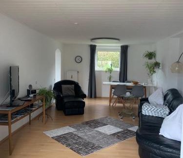 Mernes Apartment | Ferienwohnung Katzenberg
