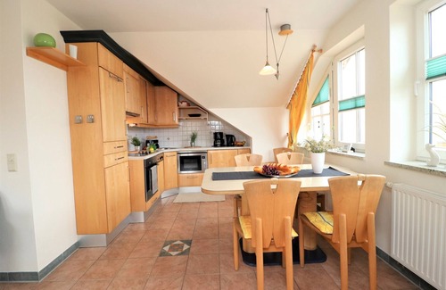 Ostseebad Wustrow Apartment | Ferienwohnung mit Gäste-wc, Balkon und Ostseeblick, Direkt Hinter der Düne