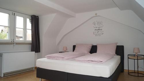 Staufen im Breisgau Apartment | Ferienwohnung im historischen Stadttor