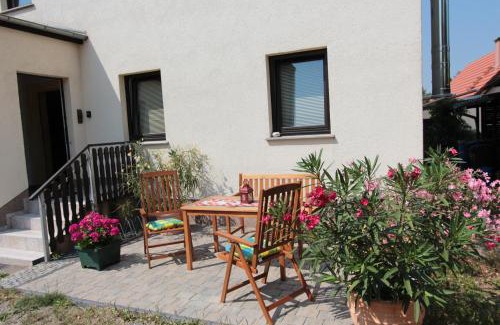 Kleinnaundorf Apartment | Ferienwohnung Frenkel