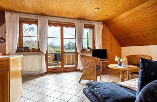 Rothkreuz Apartment | Ferienwohnung Hahn