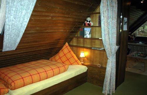 Warmensteinach Apartment | Ferienwohnung Haus am Durrberg "St. Hubertus"