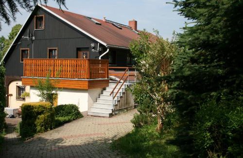 Saupsdorf Apartment | Ferienwohnung Hesse am Wachberg (Berghütte)