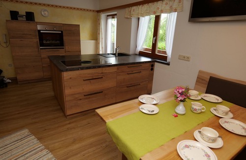Bad Feilnbach Apartment | Ferienwohnung Heuberg, bis 4 Personen, 55 m², 2. Etage, 2 sep. Schlafzimmer
