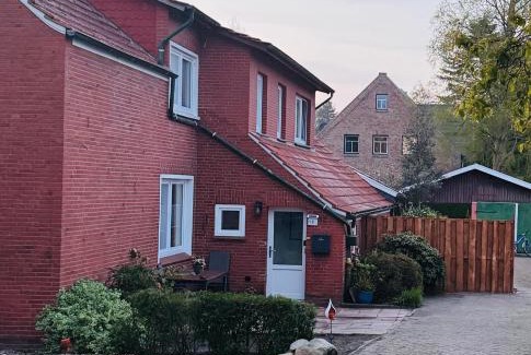 Detern Apartment | Ferienwohnung Holl