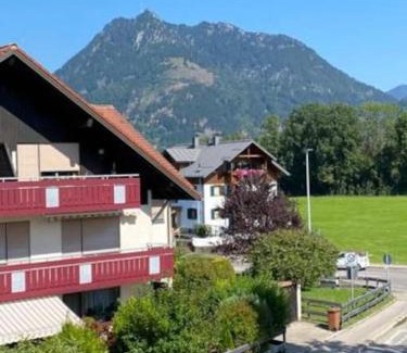Blaichach Apartment | Ferienwohnung im Allgäu-sonnigen Balkon und Alpenpanorama, 5 min zum See