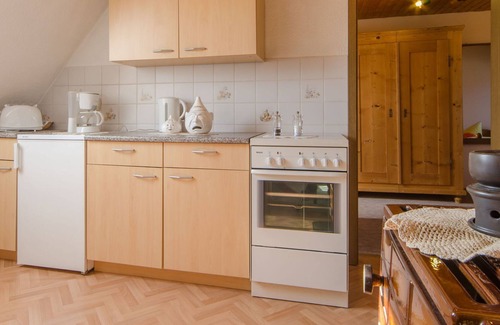 Mistelgau Apartment | Ferienwohnung im DG mit Terrasse im Garten - Ferienwohnung Hertel