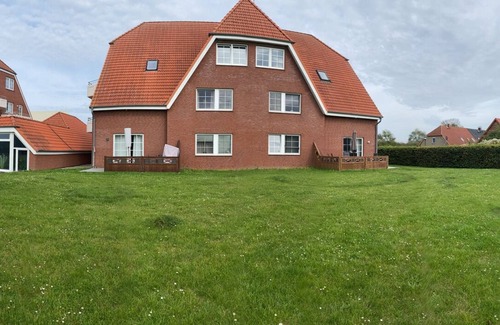 Dassow Apartment | Ferienwohnung im Maisonette Stil mit Ostseeweitblick,pool, Sauna, ,großer Garten