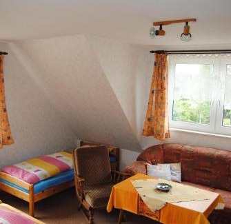 Windeby Apartment | Ferienwohnung In Beliebtem Gästehaus Mit Fahrradverleih In Ländlicher Gegend