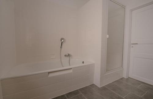 Harleshausen Apartment | Ferienwohnung Kassel mit Ladesäule & Balkon