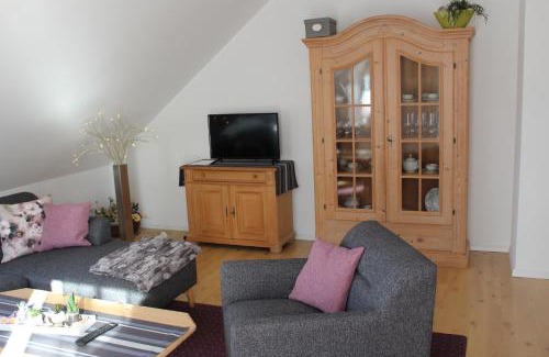 Poppenhausen Apartment | Ferienwohnung Kredig