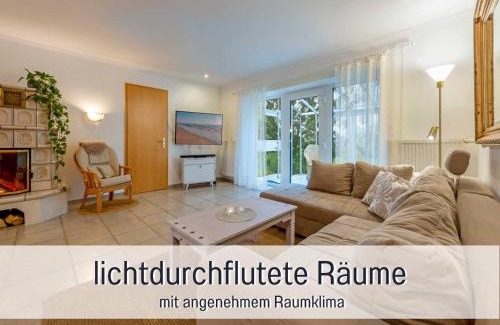 Steinberg Apartment | Ferienwohnung Lichtinsel - strandnah, ebenerdig, haustierfreundlich, großer Garten, optimal für Familien