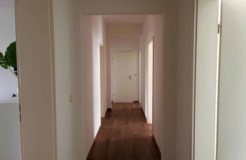 Sudenburg Apartment | Ferienwohnung Magdeburg-Sudenburg: 3 Schlafzimmer, Küche, Bad & Balkon