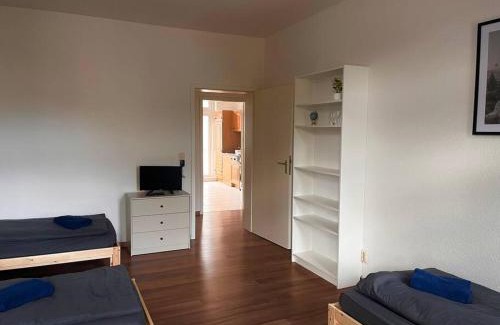 Sudenburg Apartment | Ferienwohnung Magdeburg-Sudenburg: 3 Schlafzimmer, Küche, Bad & Balkon