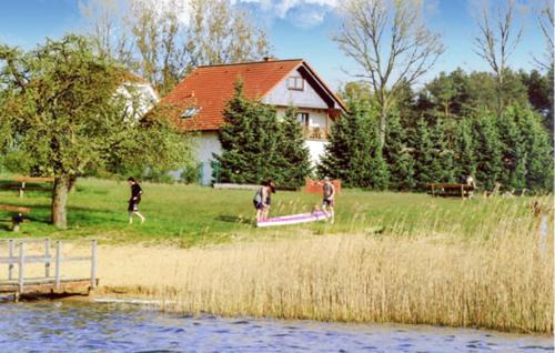 Mecklenburgische Kleinseenplatte Apartment | Ferienwohnung Mirow