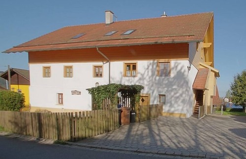 Arnbruck Apartment | Ferienwohnung mit 2 Schlafzimmern