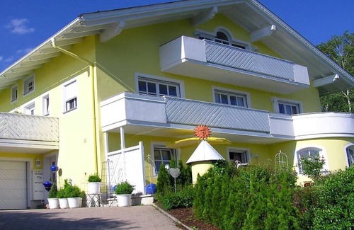 Buchet Apartment | Ferienwohnung mit zwei Balkonen mit Blick über den Lamer Winkel
