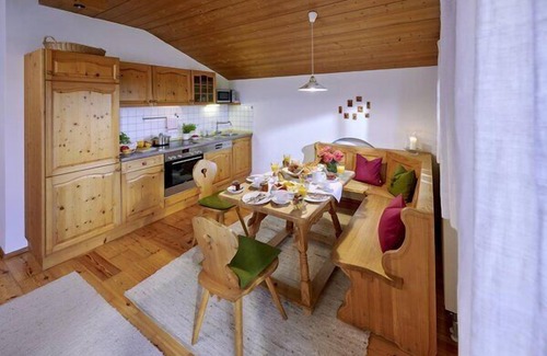 Hoslwang Apartment | Ferienwohnung "Mohnblume", 47 qm Obergeschoss, 1 separates Schlafzimmer
