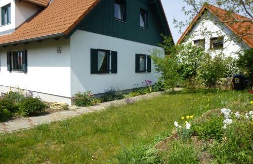 Weissig Apartment | Ferienwohnung Muelenz
