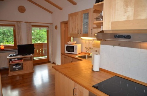 Bischofswiesen Apartment | Ferienwohnung Nr. 2 für 2-3 Personen, ca. 60 m², 1 Schlafzimmer, 1 Kinderzimmer, Wohnküche, Zustellbett auf Anfrage