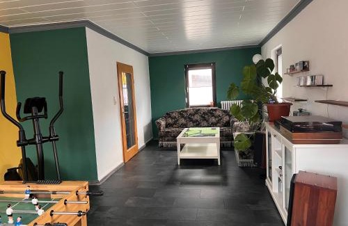 Floh Apartment | Ferienwohnung Paul EG