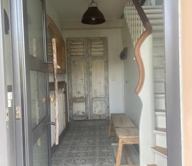 Oberdorla House | Ferienwohnung Rosen-Holz, Ruhe und Entspannung im Dorf