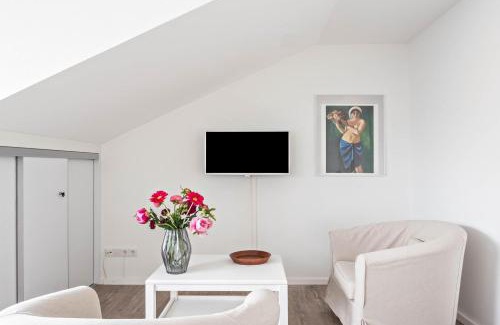 Petershausen-West Apartment | Ferienwohnung Rosenrot am See