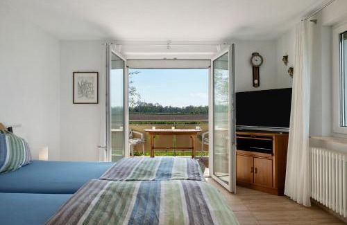 Breisach Apartment | Ferienwohnung Schwarzwaldblick
