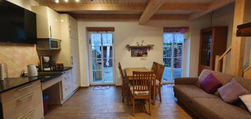 Gohren Apartment | Ferienwohnung Sonne