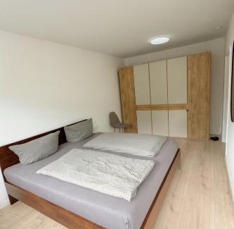 Coburg Apartment | Ferienwohnung "Sorgenfrei" in Coburg ! - im EG mit Privatparkplatz & Balkon