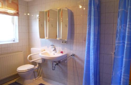 Erfde Apartment | Ferienwohnung Stoeterau - ebenerdige FeWo mit Sonnenterrasse