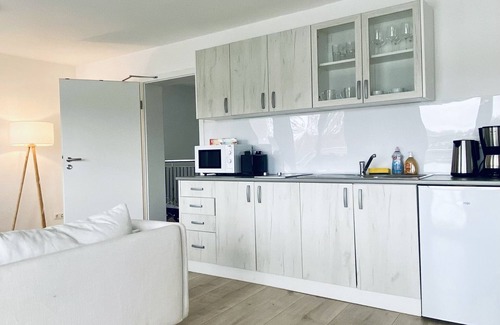 Seeon-Seebruck Apartment | Ferienwohnung Sundowner, 40 qm, 1 Sep. Schlafzimmer mit Balkon
